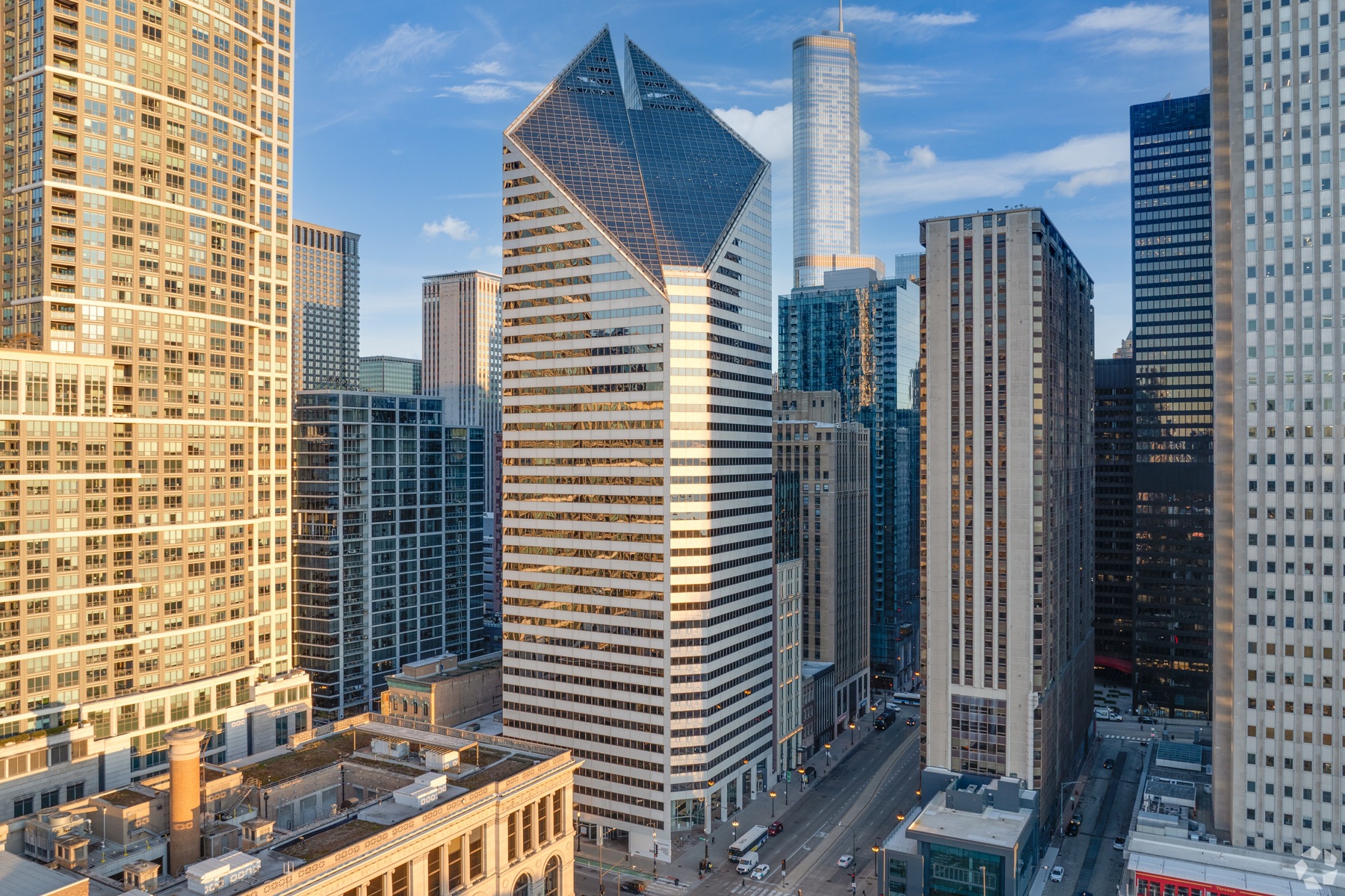 costar.brightspotcdn-1