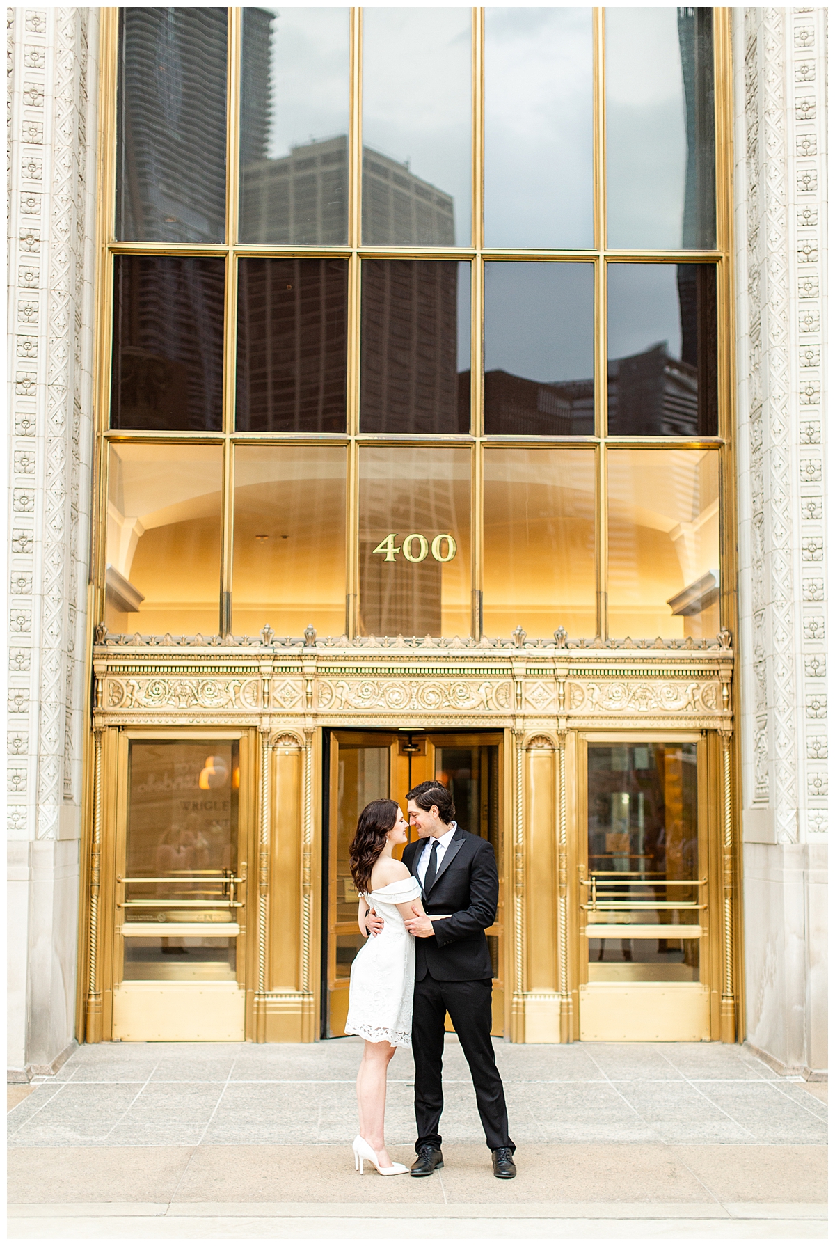 wrigley-building-engagement-session-chicago-3